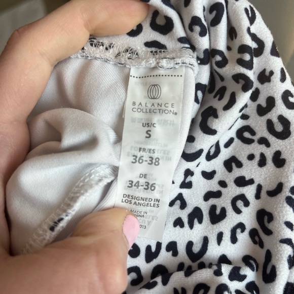 Balance Collection Leggings - Picture 7 of 7